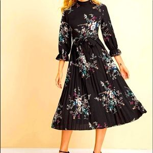 ⬳𝙋𝙡𝙚𝙖𝙩𝙚𝙙 𝙁𝙡𝙤𝙧𝙖𝙡 𝘿𝙧𝙚𝙨𝙨⬳